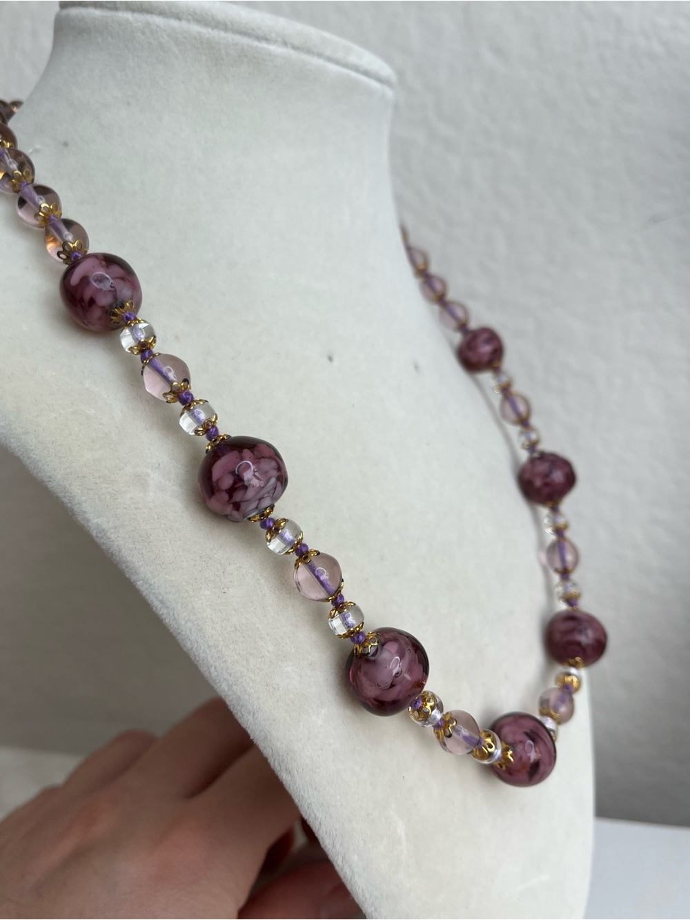 Vintage Beautiful purple glass bead necklace